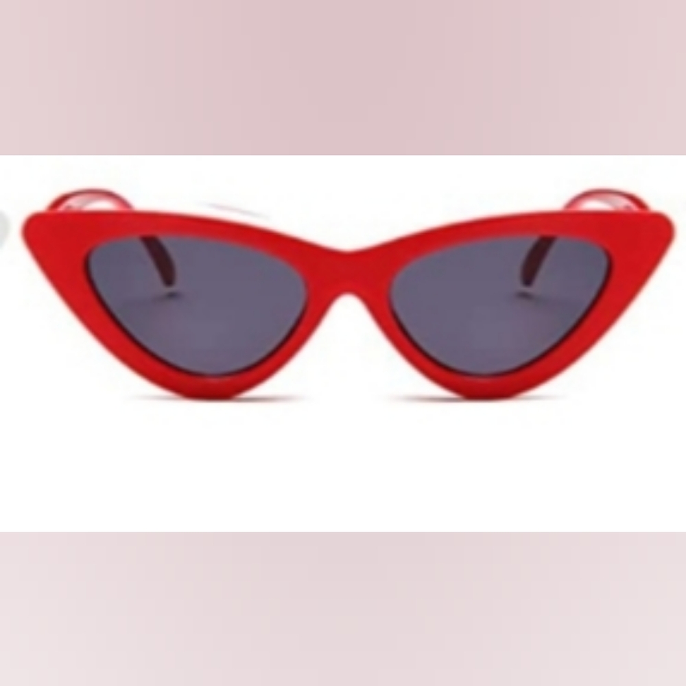 Red Retro Cat Eye Sunglasses